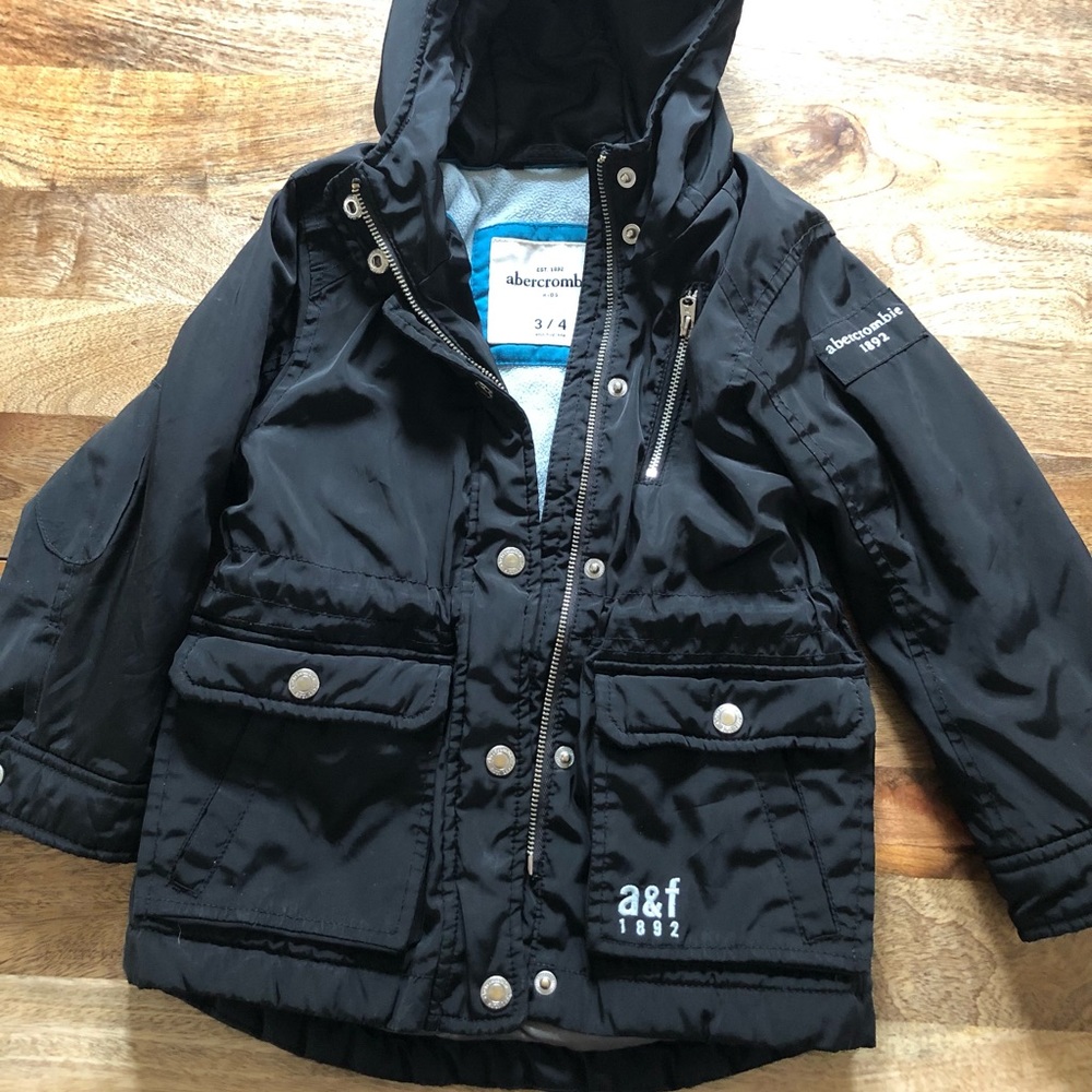 Abercrombie & Fitch Black Childs puffer jacket size 3-4